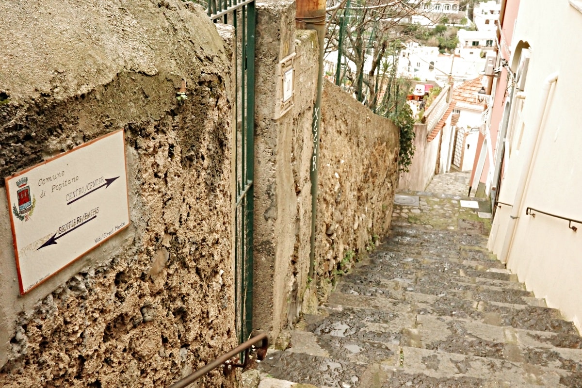 【出走。義大利】波西塔諾(Positano)一日遊｜被《國家地理》推薦的夢幻小鎮  , 從蘇連多搭乘SITA公車30分鐘直達