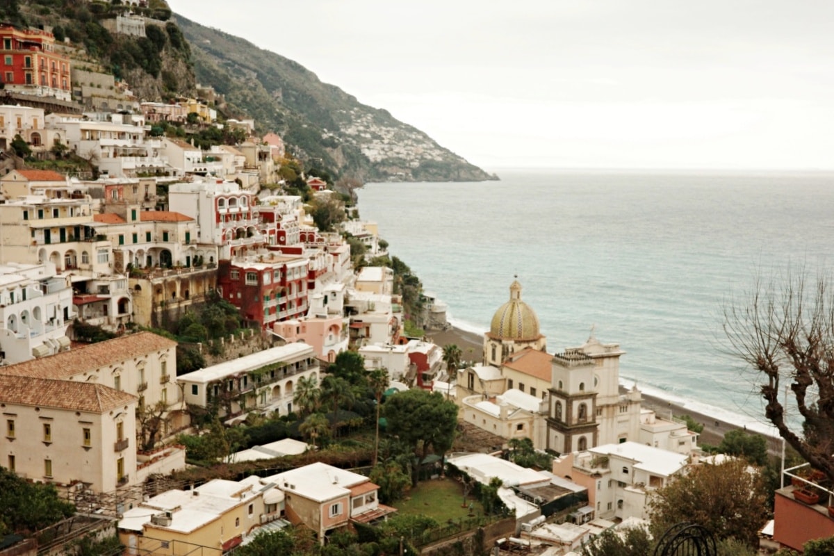 【出走。義大利】波西塔諾(Positano)一日遊｜被《國家地理》推薦的夢幻小鎮  , 從蘇連多搭乘SITA公車30分鐘直達