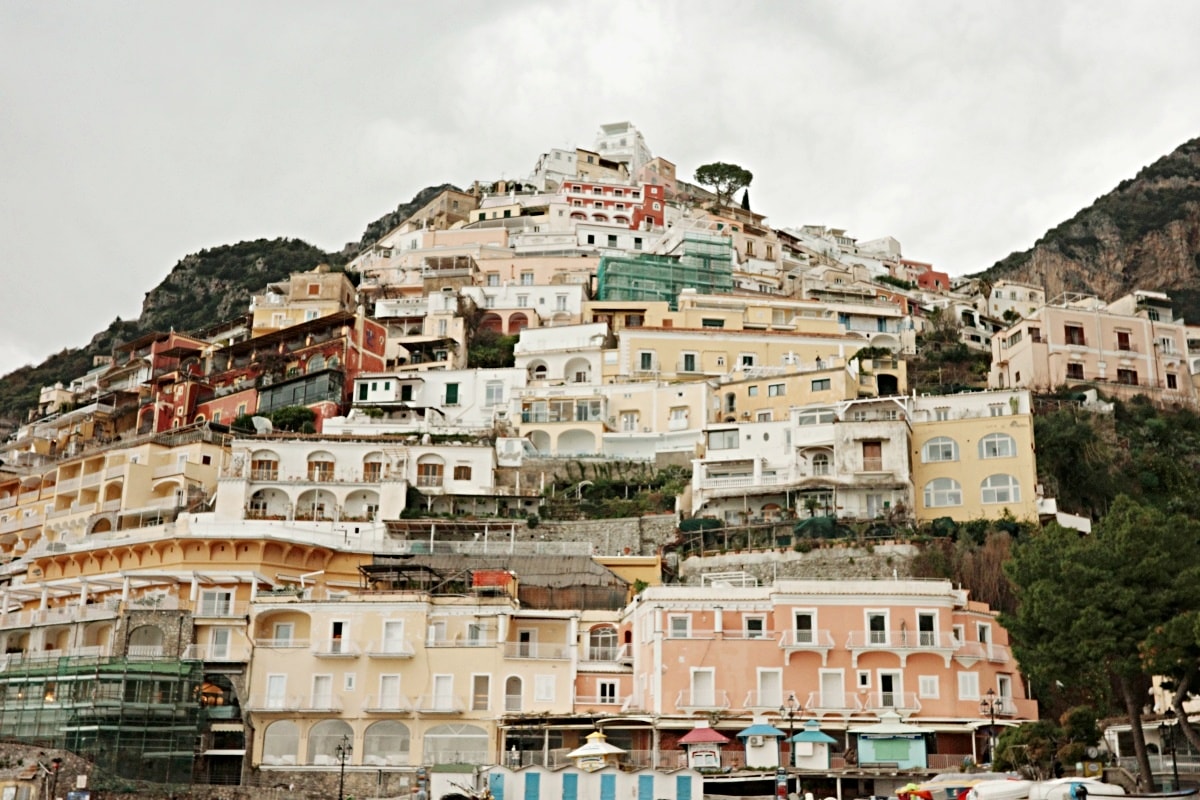 【出走。義大利】波西塔諾(Positano)一日遊｜被《國家地理》推薦的夢幻小鎮  , 從蘇連多搭乘SITA公車30分鐘直達