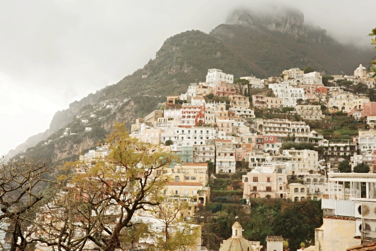 【出走。義大利】波西塔諾(Positano)一日遊｜被《國家地理》推薦的夢幻小鎮  , 從蘇連多搭乘SITA公車30分鐘直達