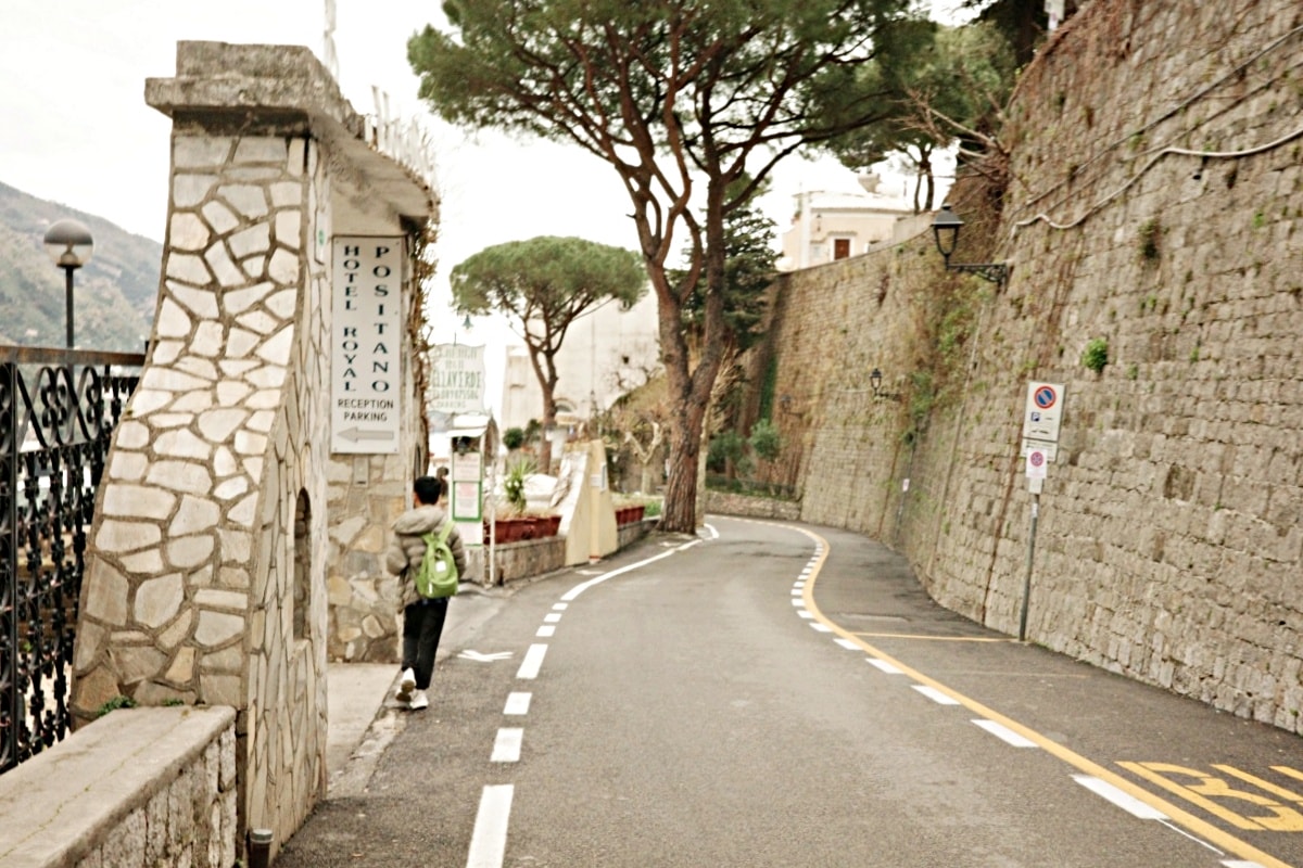 【出走。義大利】波西塔諾(Positano)一日遊｜被《國家地理》推薦的夢幻小鎮  , 從蘇連多搭乘SITA公車30分鐘直達