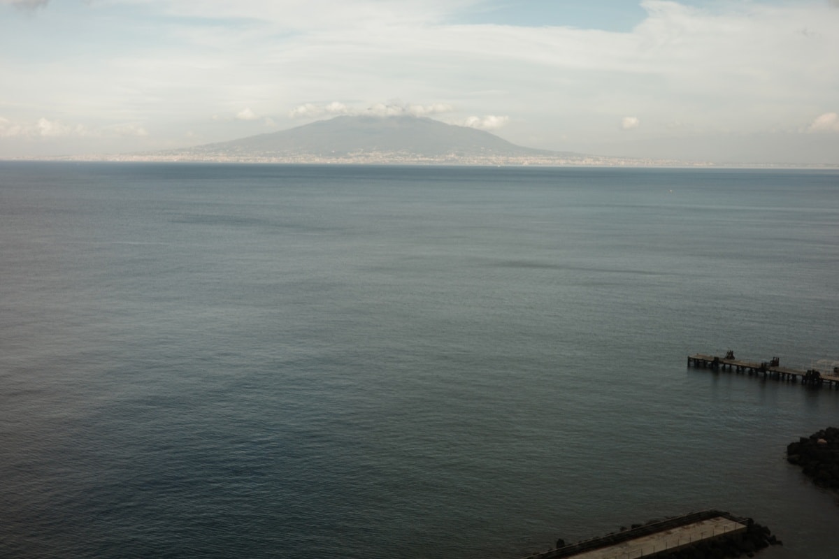 【出走。義大利】蘇連多(Sorrento)｜入住車站步行5分鐘的民宿「Grace Suites Sorrento」, 民宿對面就是米其林推薦餐廳「 Ristorante Zi’Ntonio」