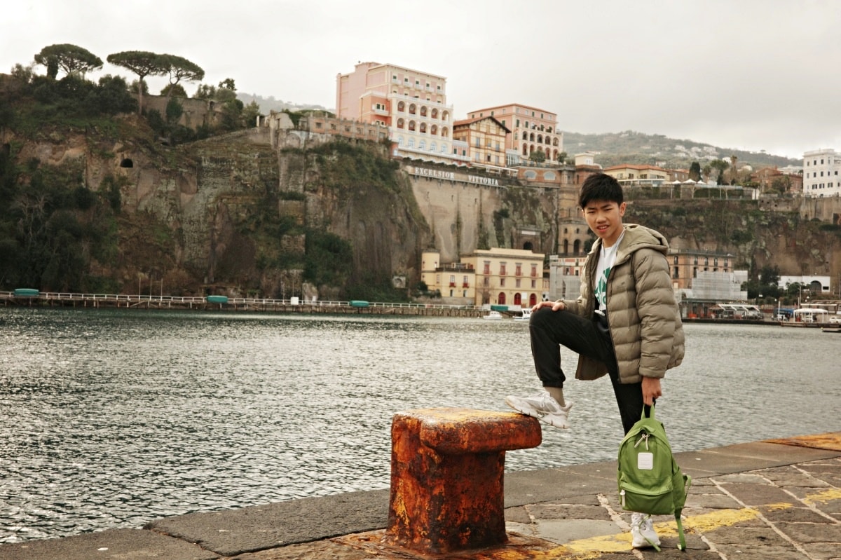 【出走。義大利】卡布里島(Capri)一日遊｜冬天值得去嗎？從蘇連多搭船前往 , 冬天參加環島船 , 山頂市區散步