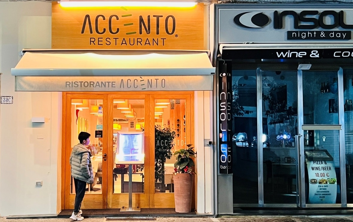 【出走。義大利】蘇連多(Sorrento)｜入住車站步行5分鐘的民宿「Grace Suites Sorrento」, 民宿對面就是米其林推薦餐廳「 Ristorante Zi’Ntonio」