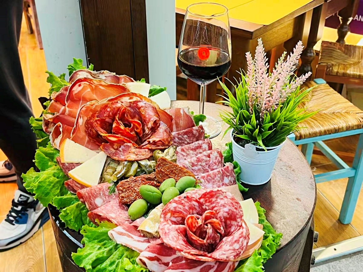 【出走。義大利】佛羅倫斯(Firenze) 7天6夜｜中央市場：我最愛的兩家 ,「Da Nerbone」牛肚包與牛肉包 , 義大利麵老店「F. N. Pasta Fresca」