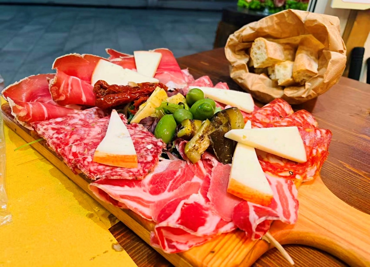 【出走。義大利】佛羅倫斯(Firenze) 7天6夜｜中央市場：我最愛的兩家 ,「Da Nerbone」牛肚包與牛肉包 , 義大利麵老店「F. N. Pasta Fresca」