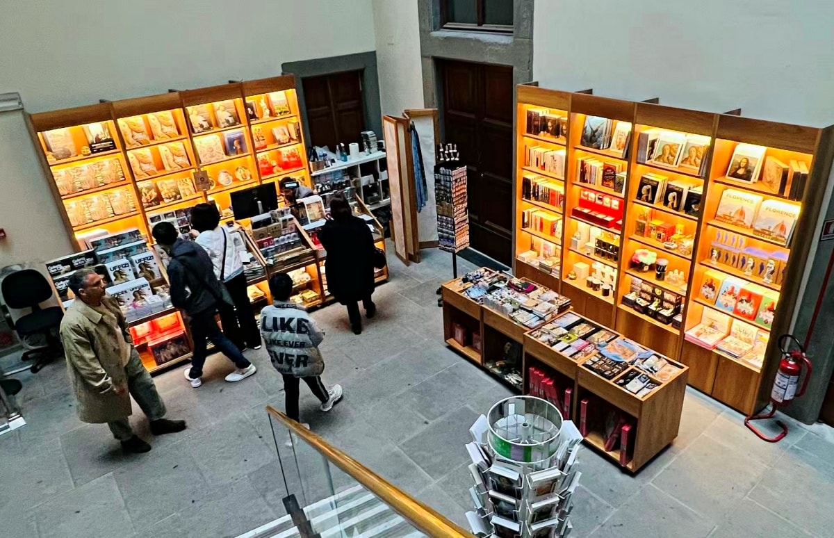 【出走。義大利】佛羅倫斯(Firenze) 7天6夜｜烏菲茲美術館參觀：超過90個展間怎麼看？官方推薦三種參觀路線 , 一次搞懂必看亮點、購票、館內動線