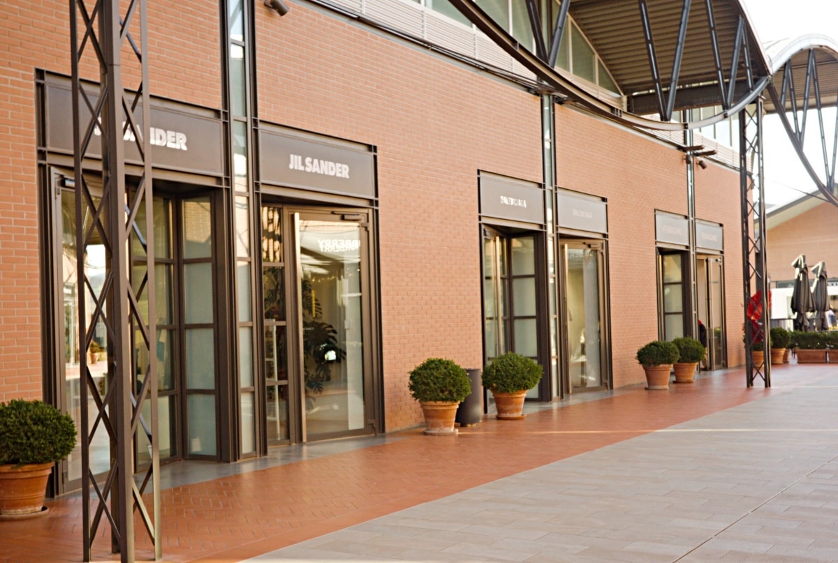 【出走。義大利】佛羅倫斯(Firenze) 7天6夜｜「佛羅倫斯」搭乘接駁車直達「The Mall Firenze」, 義大利機場退稅分享