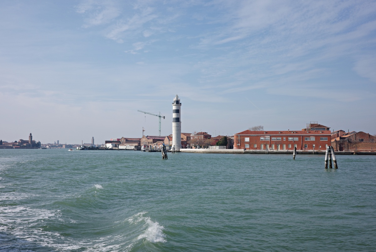 【出走。義大利】威尼斯(Venice)5天4夜|第一次搭乘威尼斯「水上巴士」就上手 , 從「聖露西亞車站(Venezia Santa Lucia)」輕鬆前往「彩色島(Burano)」 - 第34張圖 【出走。義大利】威尼斯(Venice)5天4夜|第一次搭乘威尼斯「水上巴士」就上手 , 從「聖露西亞車站(Venezia Santa Lucia)」輕鬆前往「彩色島(Burano)」