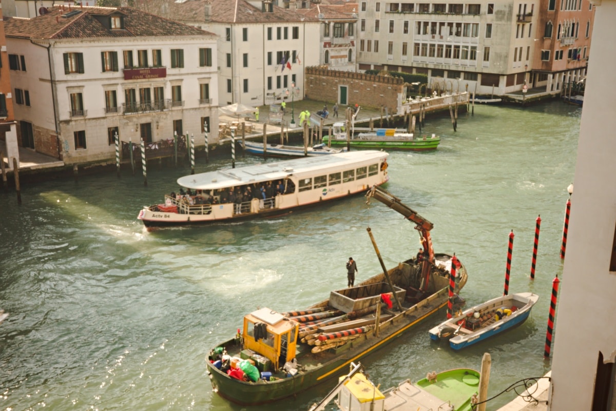 【出走。義大利】威尼斯(Venice)5天4夜｜住進大運河旁的15世紀建築「CHC洲際BW精選酒店」 , 威尼斯車站旁超方便