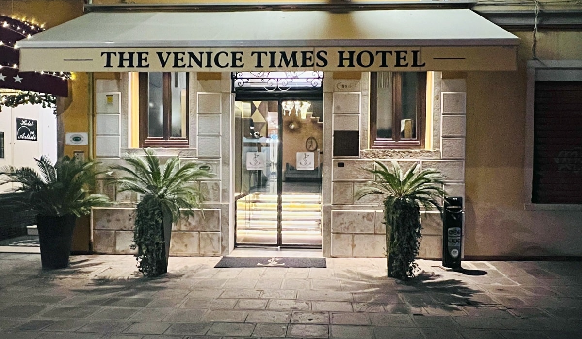 【出走。義大利】威尼斯(Venice)5天4夜｜住進大運河旁的15世紀建築「CHC洲際BW精選酒店」 , 威尼斯車站旁超方便