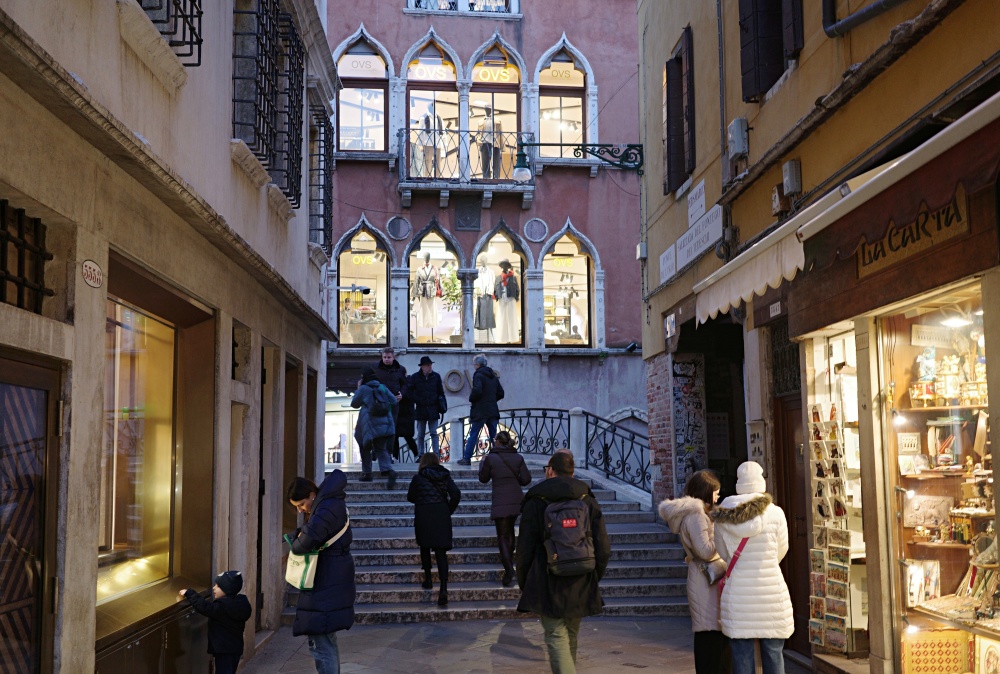 【出走。義大利】威尼斯(Venice)5天4夜|威尼斯散步路線 , 6個行政區介紹 , 必看亮點 × 周邊人氣美食全整理 - 第45張圖 【出走。義大利】威尼斯(Venice)5天4夜|威尼斯散步路線 , 6個行政區介紹 , 必看亮點 × 周邊人氣美食全整理