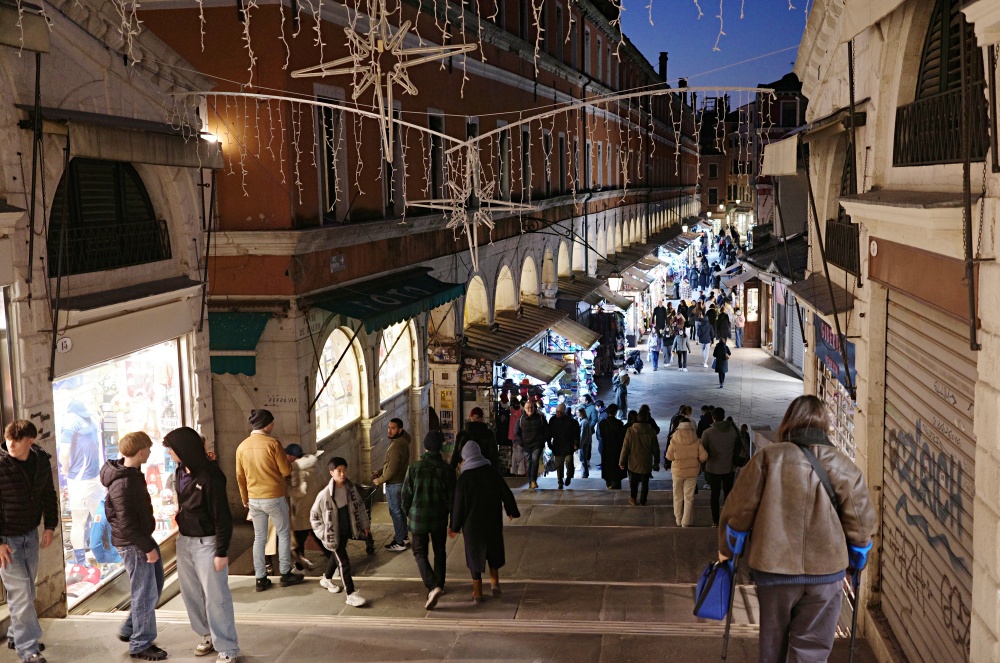 【出走。義大利】威尼斯(Venice)5天4夜|威尼斯散步路線 , 6個行政區介紹 , 必看亮點 × 周邊人氣美食全整理 - 第70張圖 【出走。義大利】威尼斯(Venice)5天4夜|威尼斯散步路線 , 6個行政區介紹 , 必看亮點 × 周邊人氣美食全整理