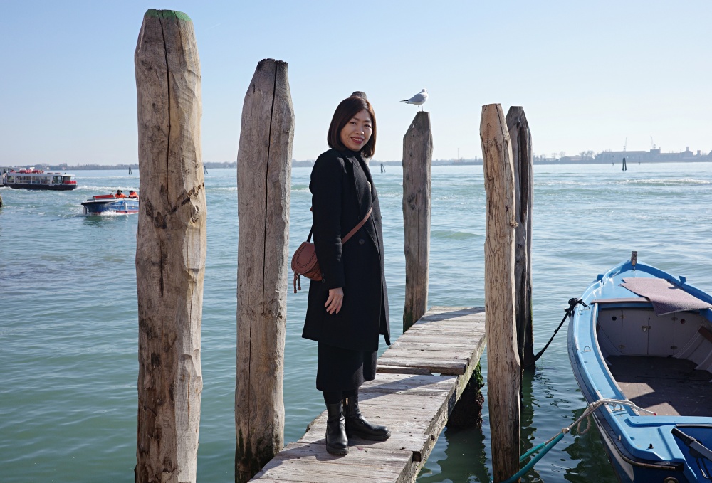 【出走。義大利】威尼斯(Venice)5天4夜|第一次搭乘威尼斯「水上巴士」就上手 , 從「聖露西亞車站(Venezia Santa Lucia)」輕鬆前往「彩色島(Burano)」 - 第37張圖 【出走。義大利】威尼斯(Venice)5天4夜|第一次搭乘威尼斯「水上巴士」就上手 , 從「聖露西亞車站(Venezia Santa Lucia)」輕鬆前往「彩色島(Burano)」