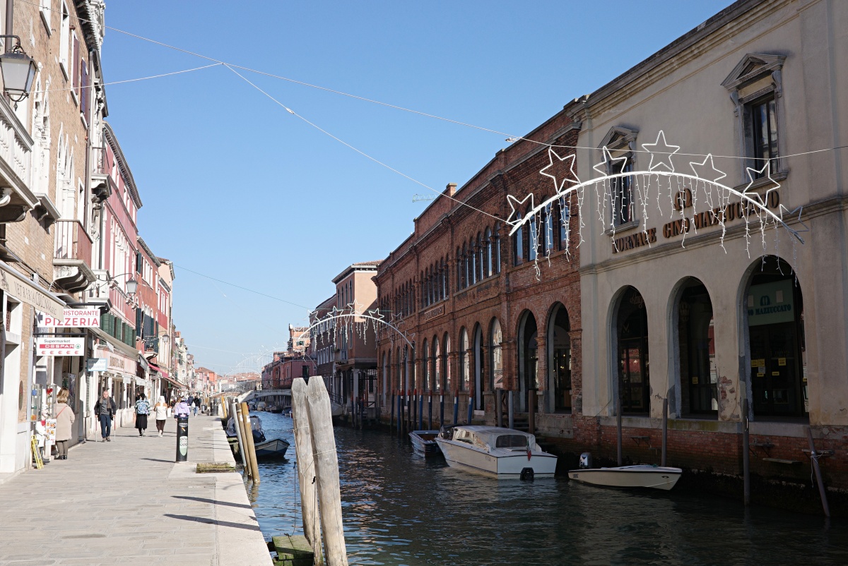 【出走。義大利】威尼斯(Venice)5天4夜|第一次搭乘威尼斯「水上巴士」就上手 , 從「聖露西亞車站(Venezia Santa Lucia)」輕鬆前往「玻璃島(Murano)」 - 第58張圖 【出走。義大利】威尼斯(Venice)5天4夜|第一次搭乘威尼斯「水上巴士」就上手 , 從「聖露西亞車站(Venezia Santa Lucia)」輕鬆前往「玻璃島(Murano)」