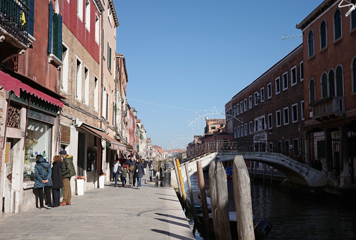 【出走。義大利】威尼斯(Venice)5天4夜|第一次搭乘威尼斯「水上巴士」就上手 , 從「聖露西亞車站(Venezia Santa Lucia)」輕鬆前往「玻璃島(Murano)」 - 第63張圖 【出走。義大利】威尼斯(Venice)5天4夜|第一次搭乘威尼斯「水上巴士」就上手 , 從「聖露西亞車站(Venezia Santa Lucia)」輕鬆前往「玻璃島(Murano)」