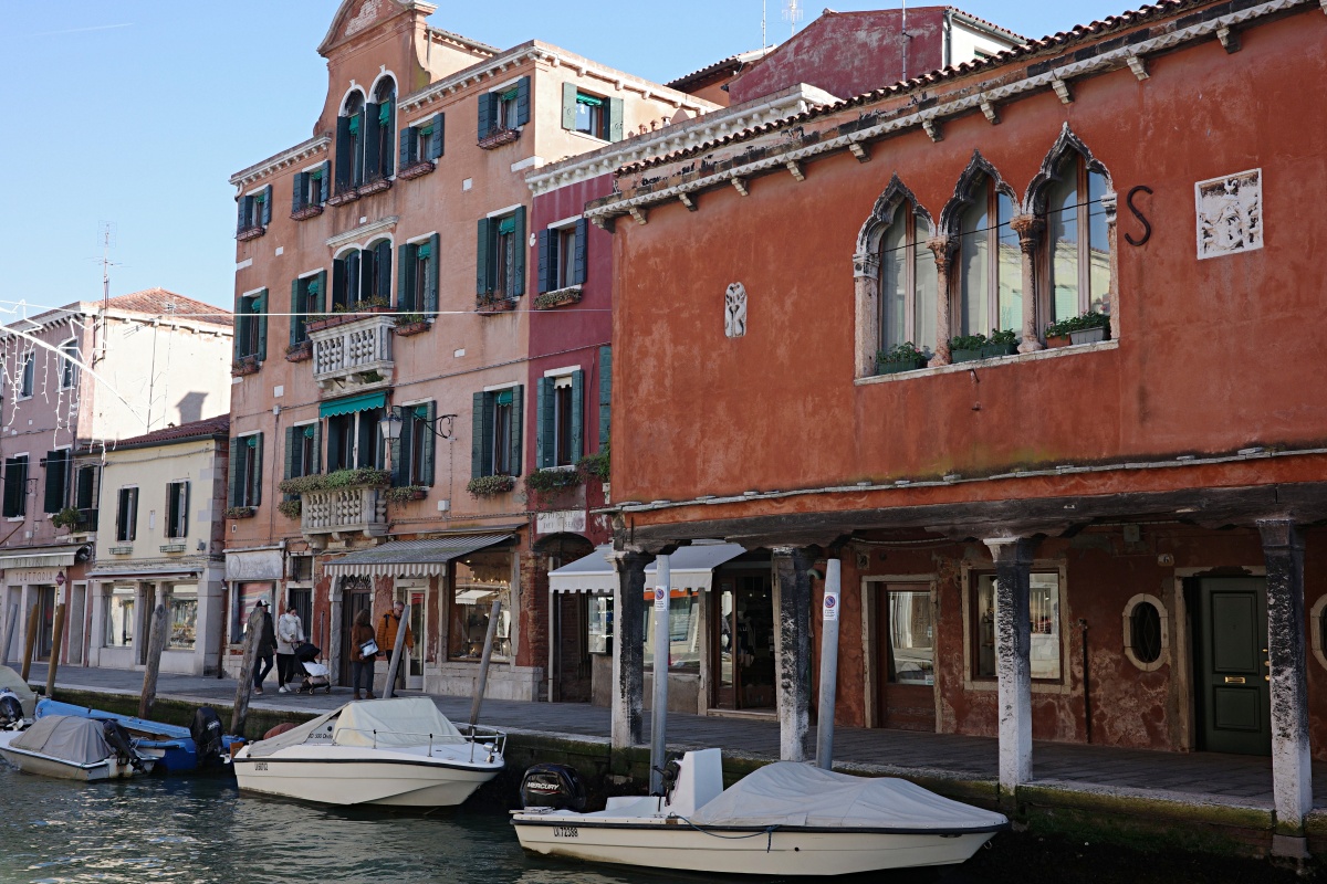 【出走。義大利】威尼斯(Venice)5天4夜|第一次搭乘威尼斯「水上巴士」就上手 , 從「聖露西亞車站(Venezia Santa Lucia)」輕鬆前往「玻璃島(Murano)」 - 第66張圖 【出走。義大利】威尼斯(Venice)5天4夜|第一次搭乘威尼斯「水上巴士」就上手 , 從「聖露西亞車站(Venezia Santa Lucia)」輕鬆前往「玻璃島(Murano)」