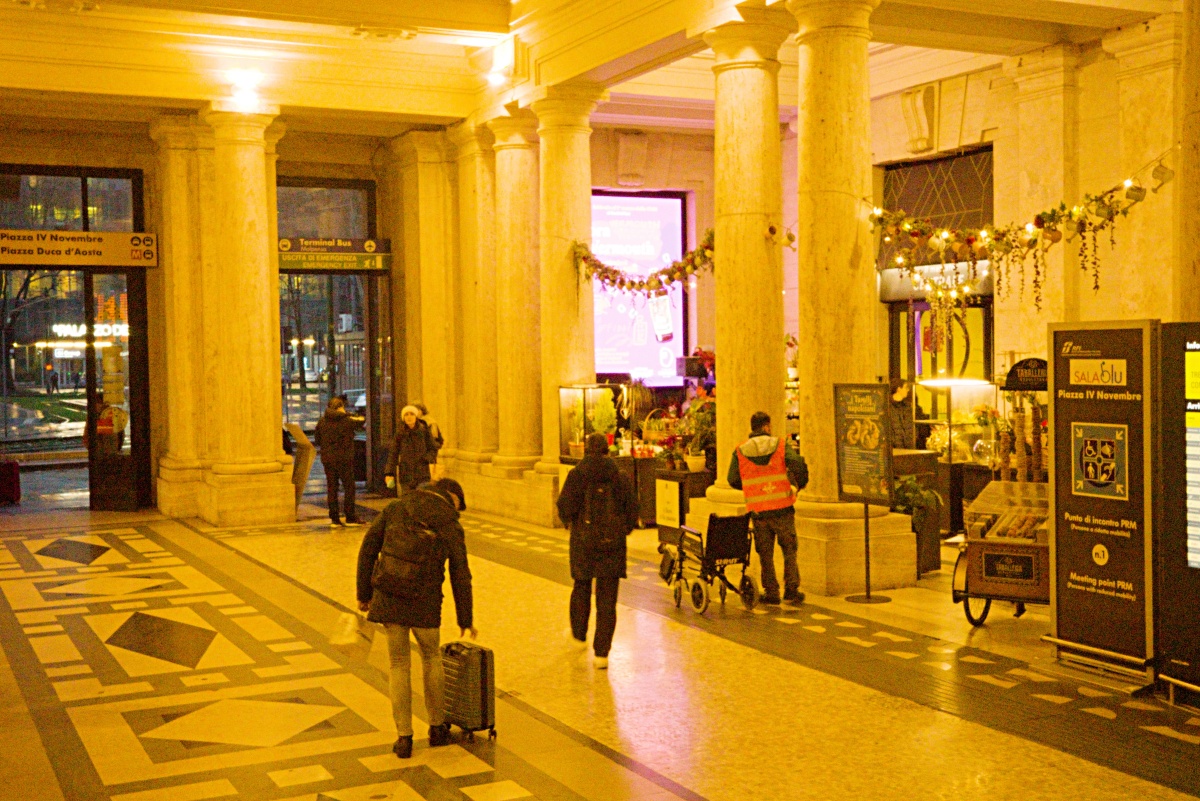 【出走。義大利】米蘭(Milan)3天2夜|入住米蘭中央車站(Milano Central)附近好嗎?4星級酒店「HD8 Hotel Milano」, 地點真的太強了 - 第23張圖 【出走。義大利】米蘭(Milan)3天2夜|入住米蘭中央車站(Milano Central)附近好嗎?4星級酒店「HD8 Hotel Milano」, 地點真的太強了