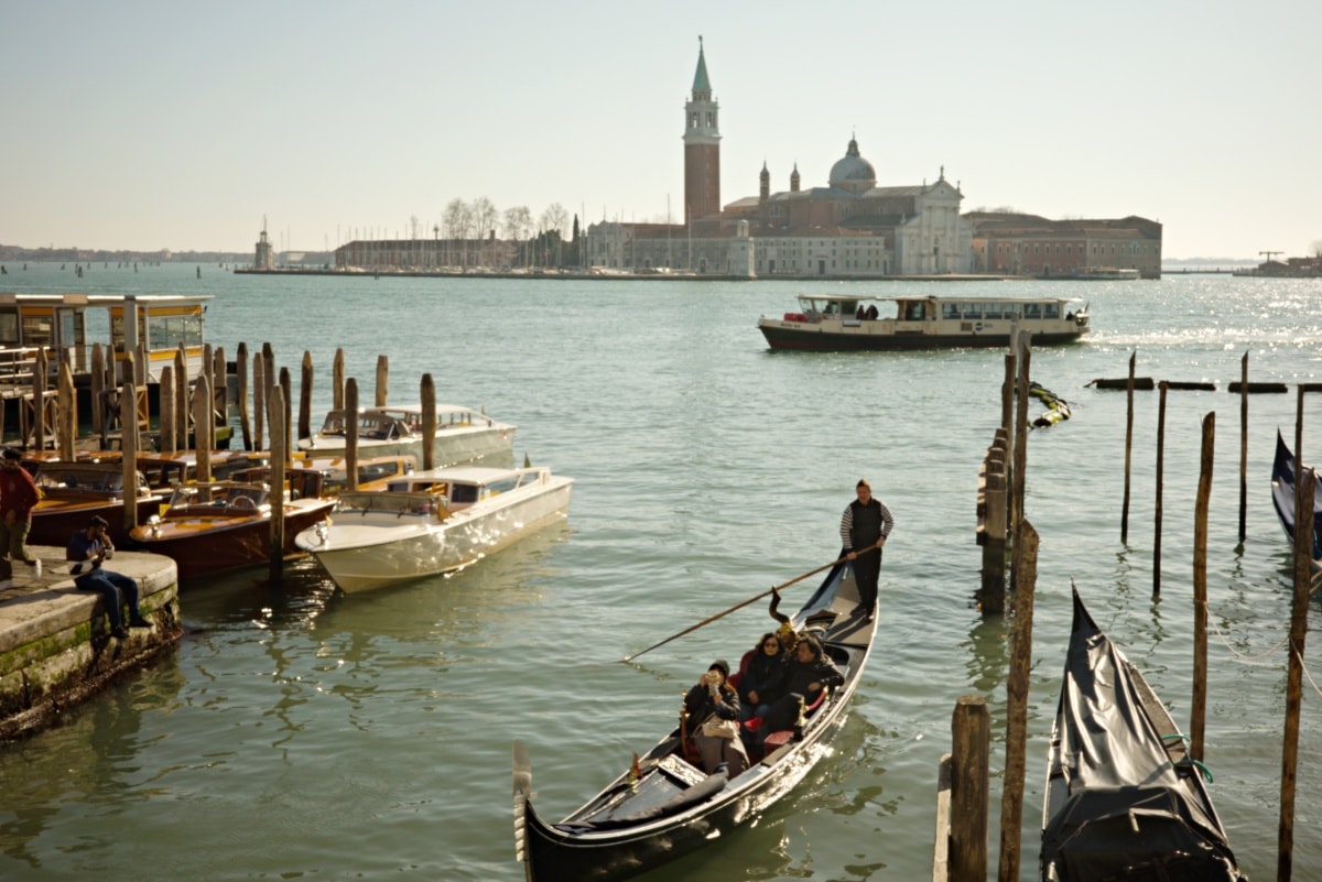 【出走。義大利】威尼斯(Venice)5天4夜|第一次搭乘威尼斯「水上巴士」就上手 , 從「聖露西亞車站(Venezia Santa Lucia)」輕鬆前往「聖喬治馬焦雷島(San Giorgio Maggiore)」 - 第29張圖 【出走。義大利】威尼斯(Venice)5天4夜|第一次搭乘威尼斯「水上巴士」就上手 , 從「聖露西亞車站(Venezia Santa Lucia)」輕鬆前往「聖喬治馬焦雷島(San Giorgio Maggiore)」