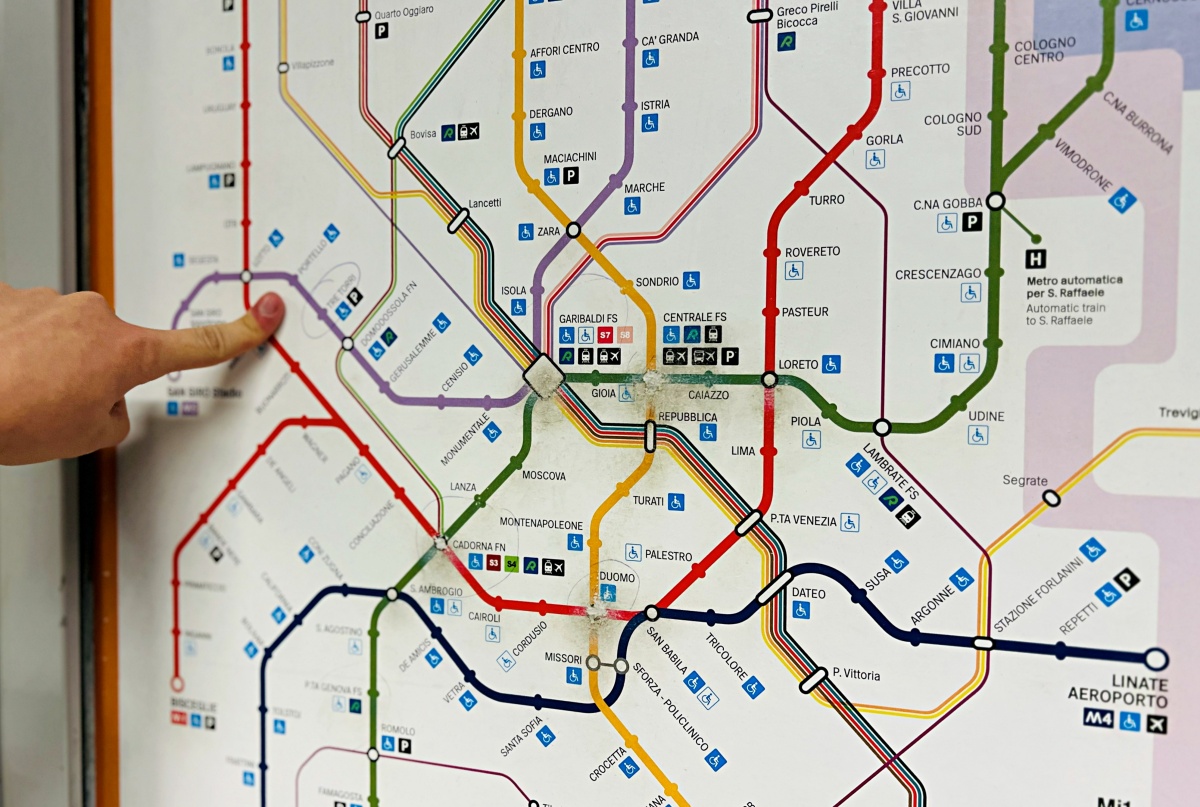 【出走。義大利】米蘭(Milan)3天2夜｜足球迷不能錯過 , 7座歐冠冠軍的傳奇故事 , 走進「米蘭之家博物館(Mondo Milan Museum)」