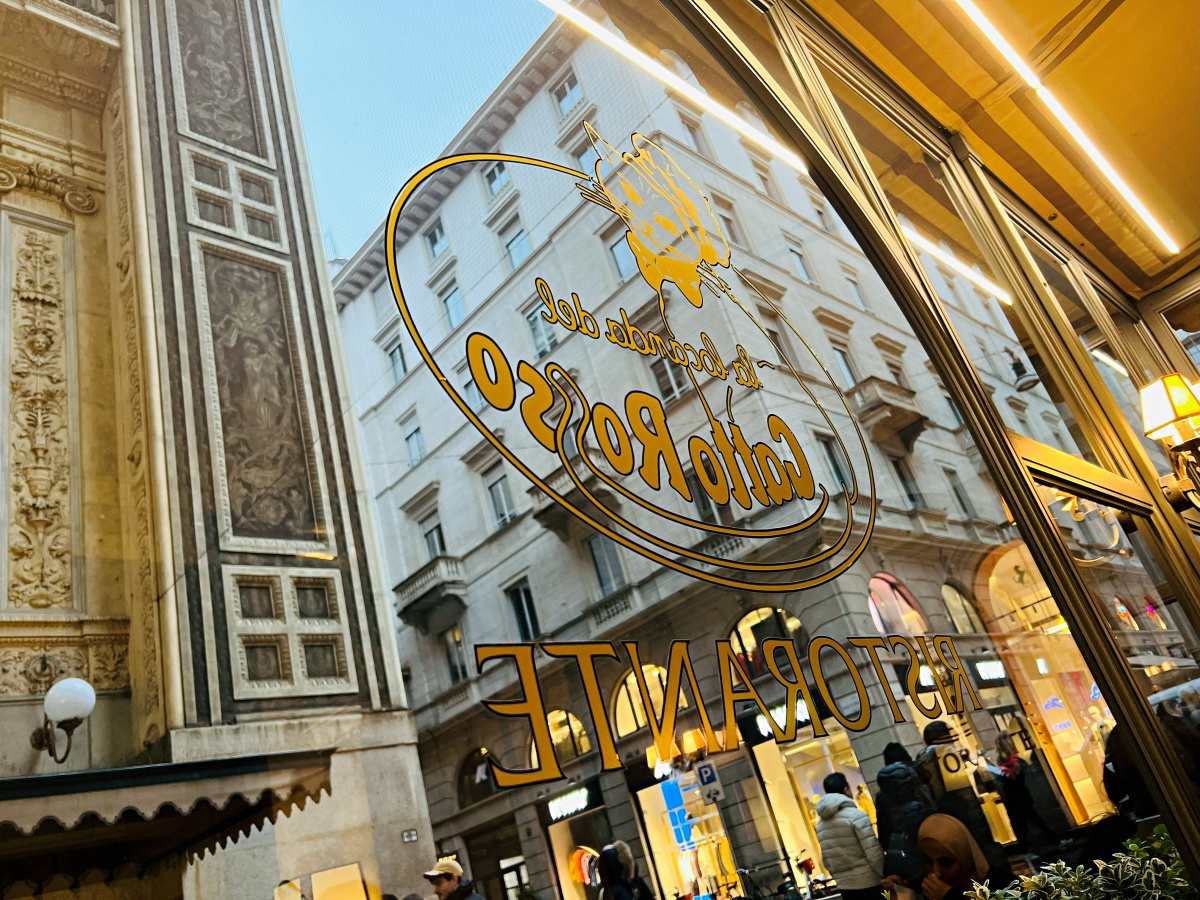 【出走。義大利】米蘭(Milan)3天2夜｜第一次來米蘭必訪地標 ,「米蘭大教堂(Duomo di Milano)」與「埃馬努埃萊二世拱廊(Galleria Vittorio Emanuele II)」