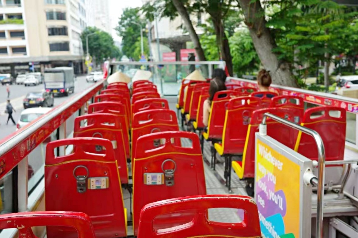 【出走。越南胡志明】胡志明市交通攻略｜隨上隨下觀光巴士、Grab叫車、胡志明市首條地鐵「都市鐵路1號線(L1)」, 輕鬆遊玩越南第一大城與經濟金融中心