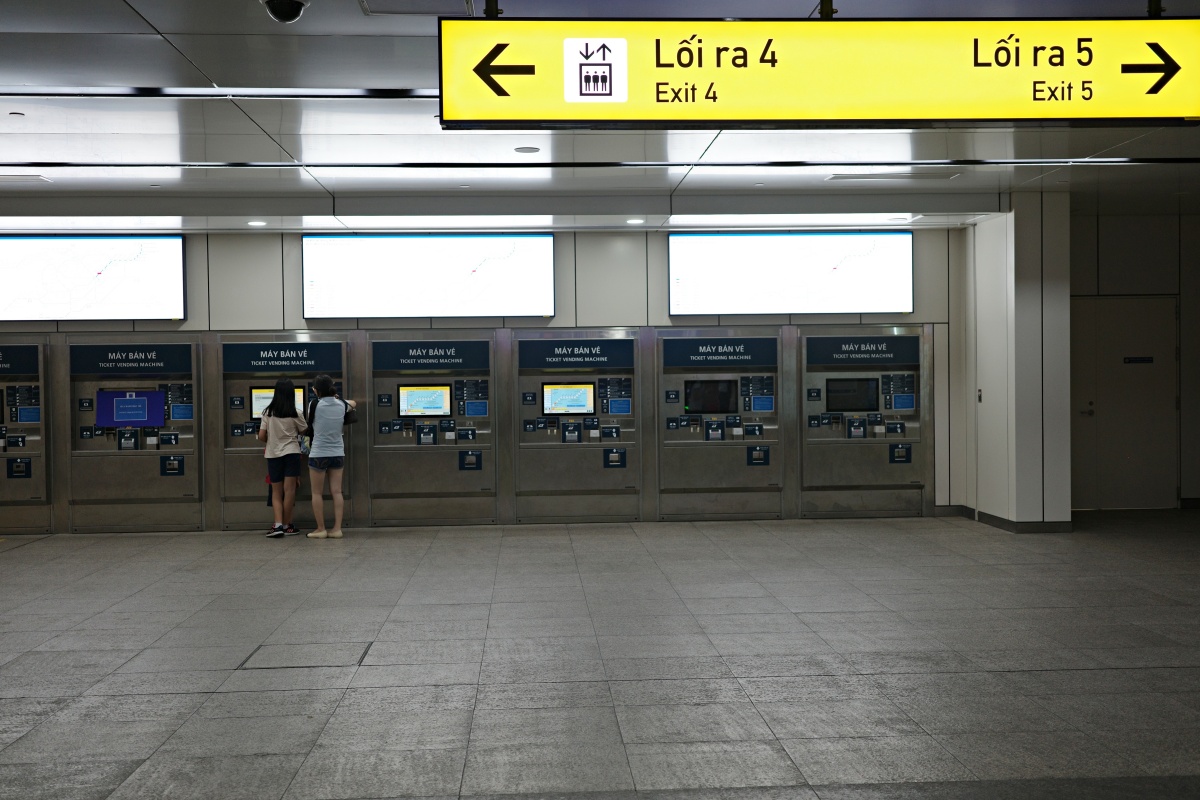 【出走。越南胡志明】胡志明市交通攻略｜隨上隨下觀光巴士、Grab叫車、胡志明市首條地鐵「都市鐵路1號線(L1)」, 輕鬆遊玩越南第一大城與經濟金融中心