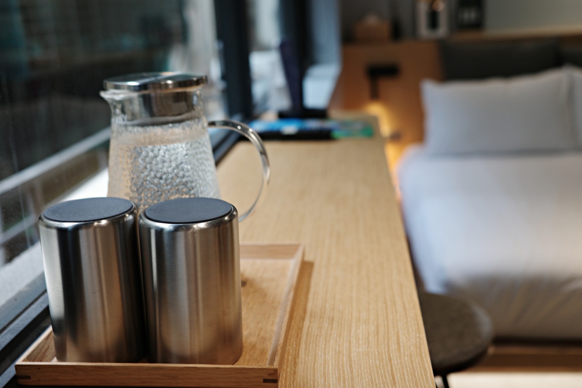 【慢旅行。基隆住宿推薦】雨島旅店(Hotel Drizzle)｜入住40年老宅改造文青旅宿 , 用散步重新認識基隆 , 步行3分鐘就到基隆廟口夜市