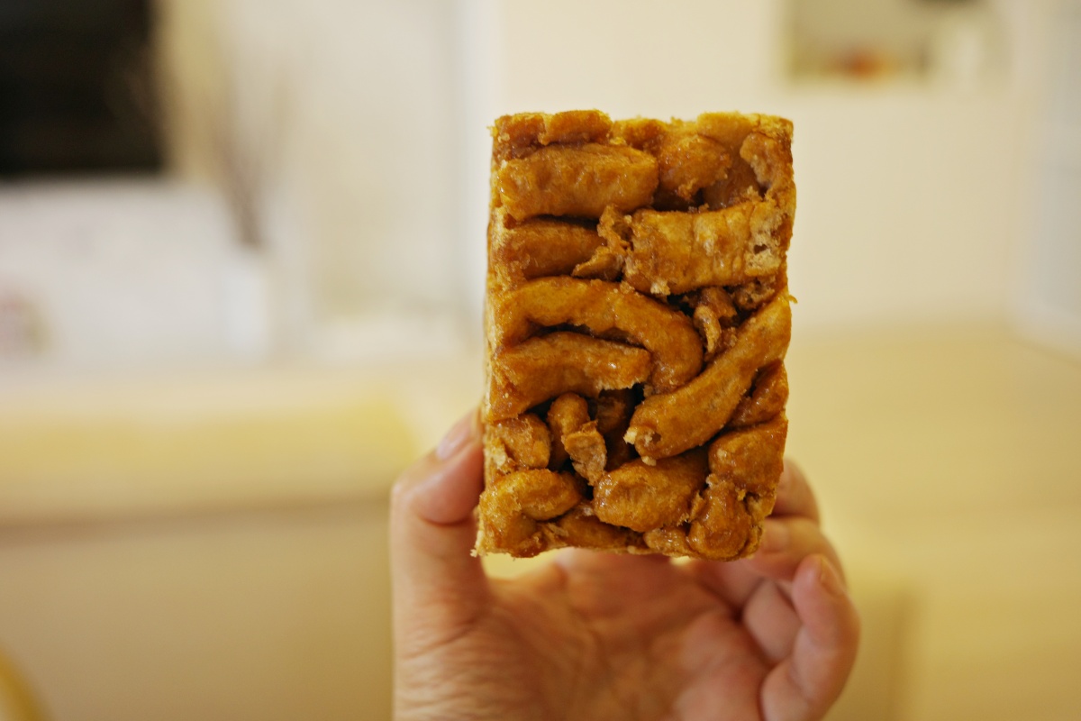【開箱。中元節拜拜零食推薦】鋒美沙其馬｜30年老字號古早味純手工製作 , 堅持四無添加「無膨鬆劑、無防腐劑、無香精與無色素」